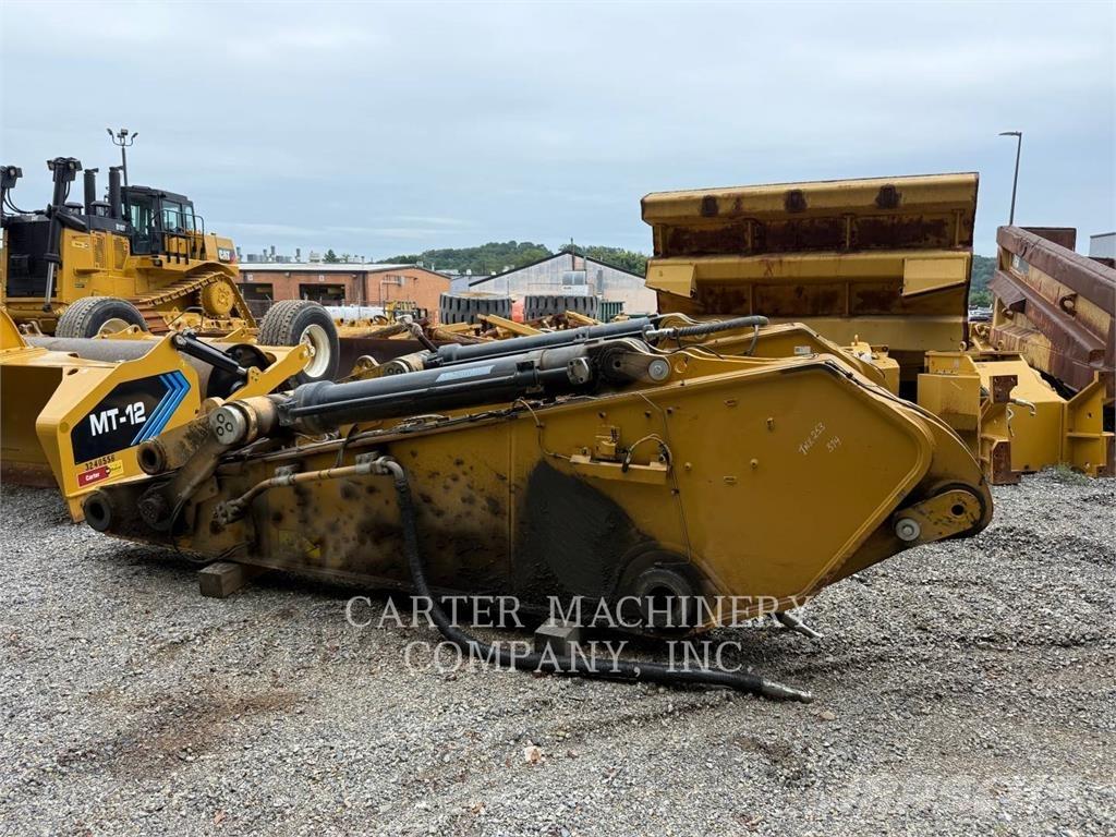 CAT 374-07 Pásová rýpadla