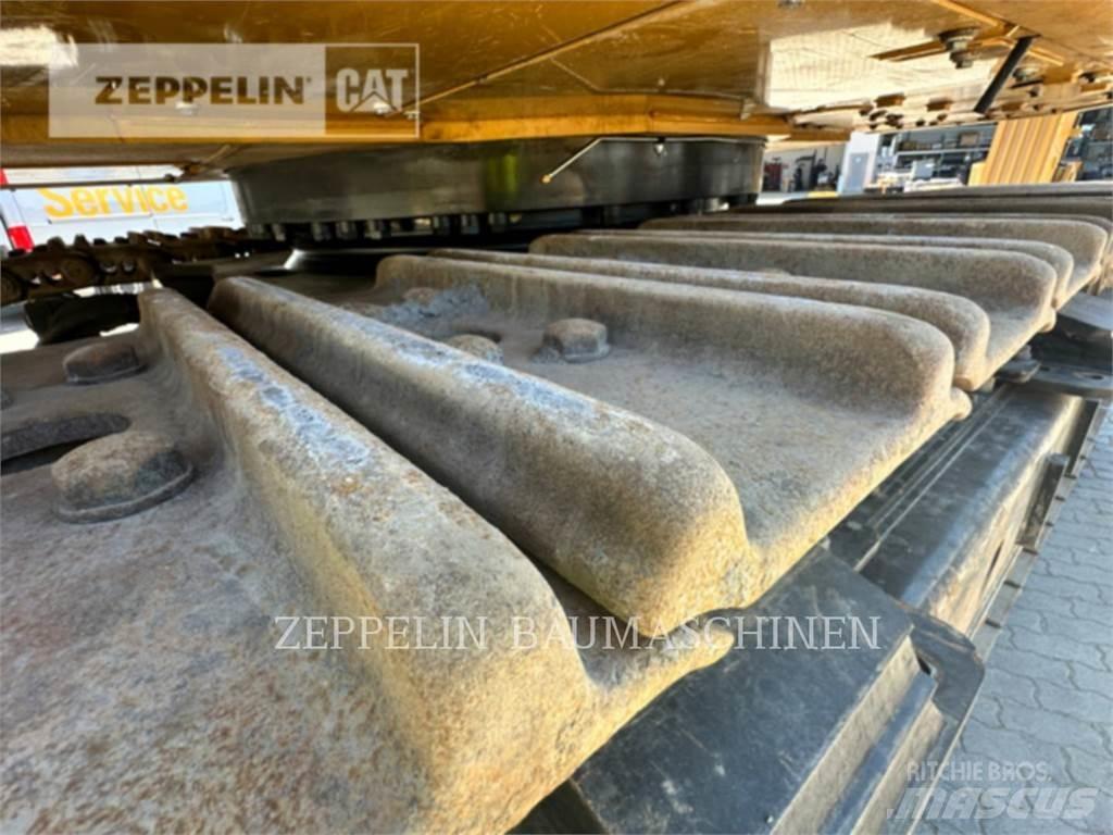 CAT 374-07A Pásová rýpadla
