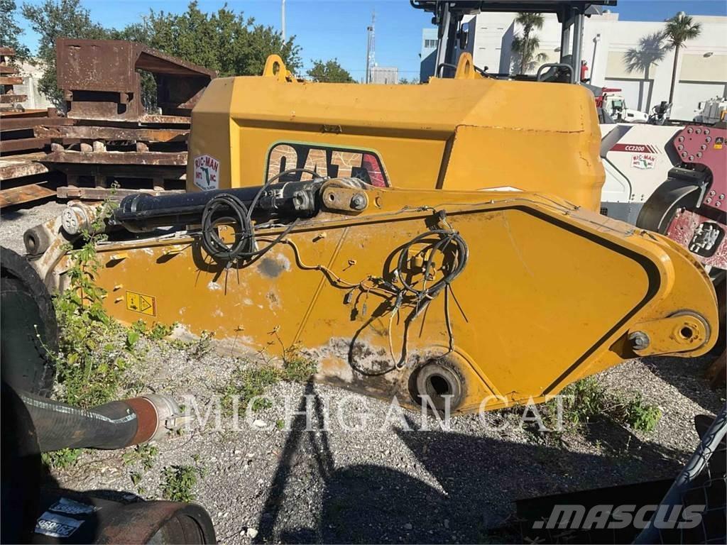 CAT 374 QZ1 Pásová rýpadla