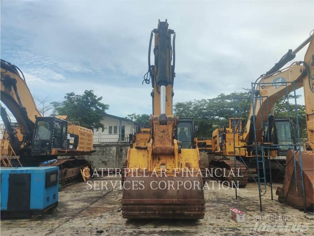CAT 374F Pásová rýpadla