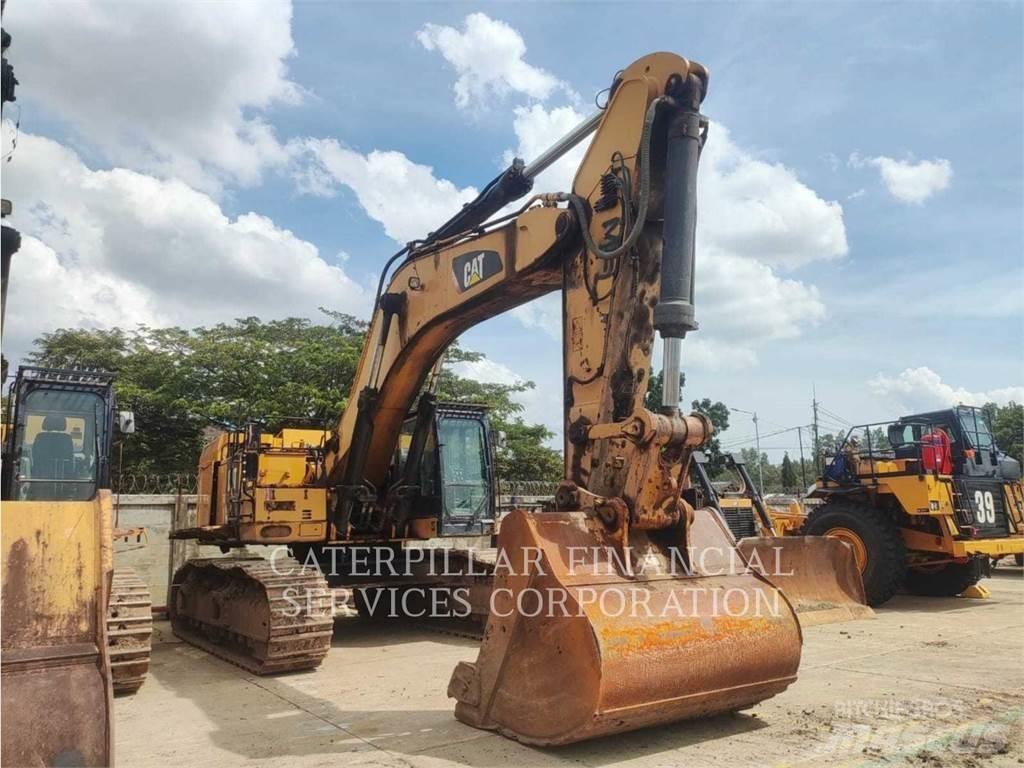 CAT 374F Pásová rýpadla