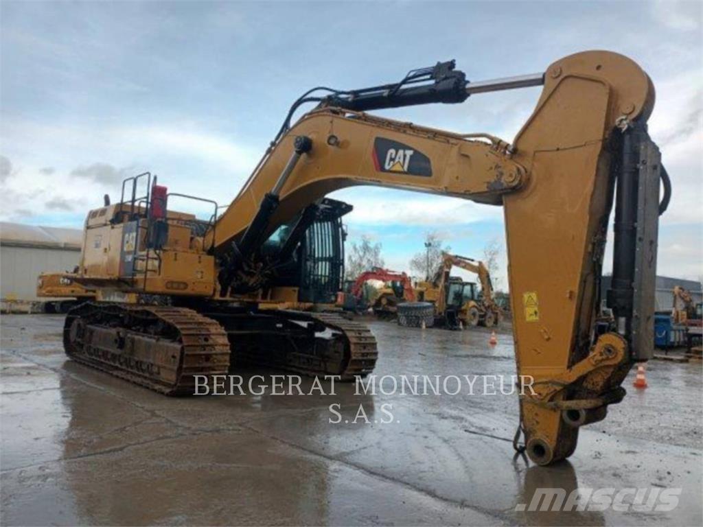 CAT 374F Pásová rýpadla