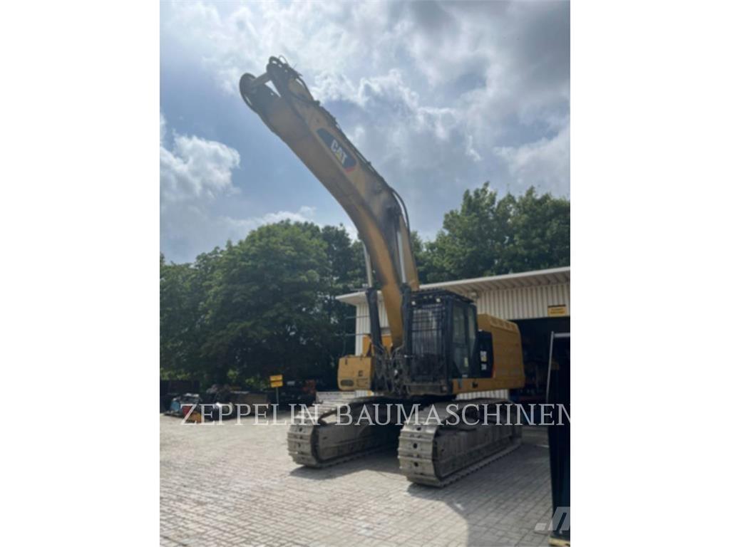 CAT 374FL Pásová rýpadla