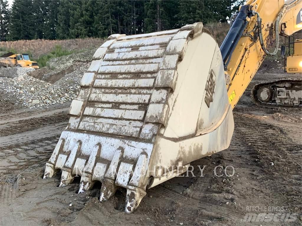 CAT 390F Pásová rýpadla