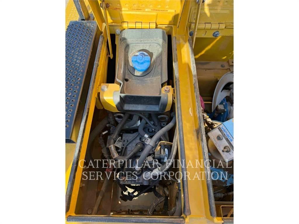 CAT 390FL Pásová rýpadla