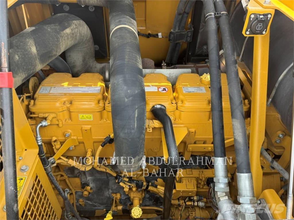 CAT 395 Pásová rýpadla