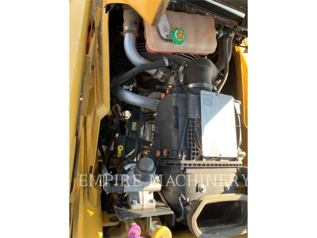 CAT 415F2 4EO Rýpadlo-nakladače