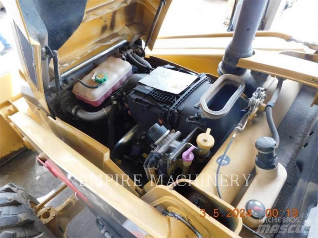 CAT 415F2 4EOP Rýpadlo-nakladače