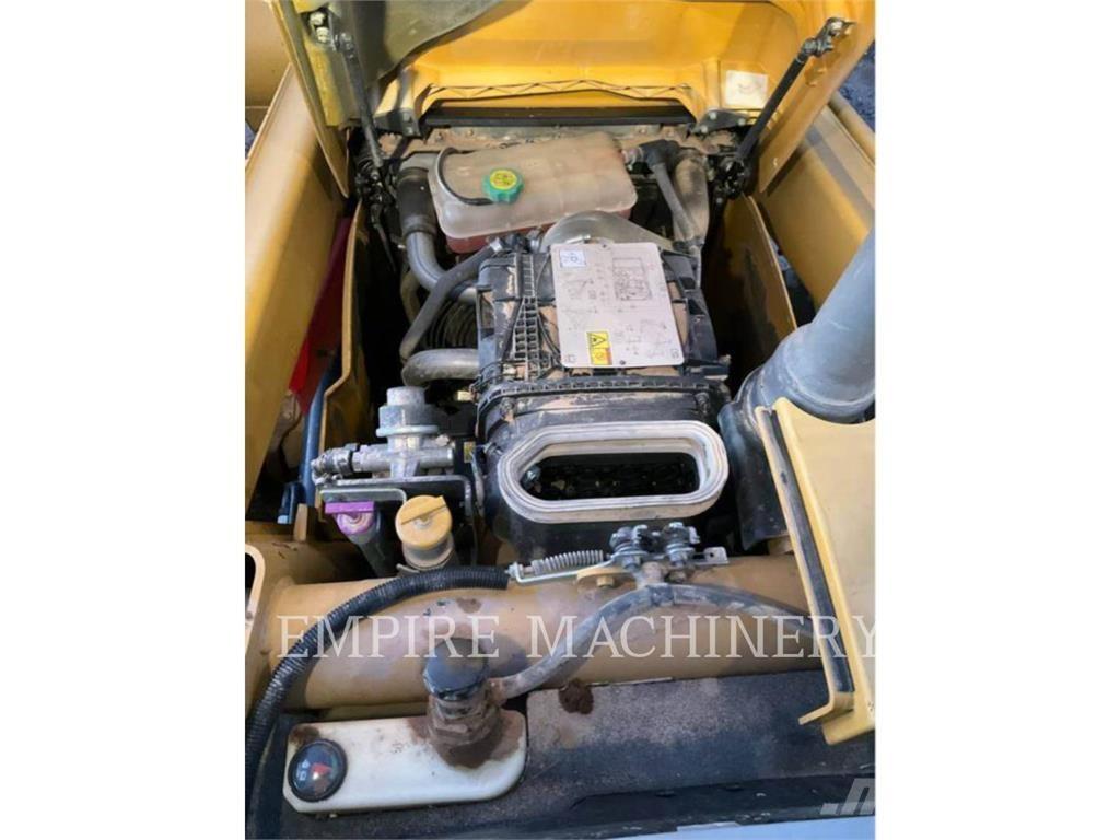 CAT 415F2 IL Kolové nakladače