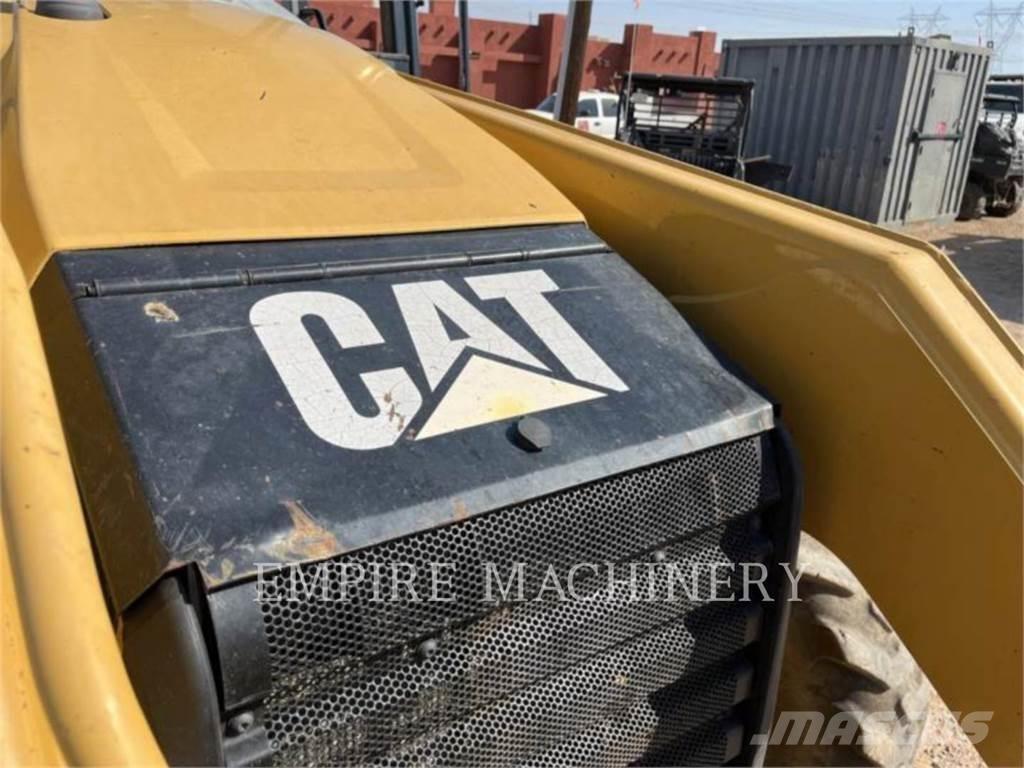 CAT 415F2 IL Kolové nakladače