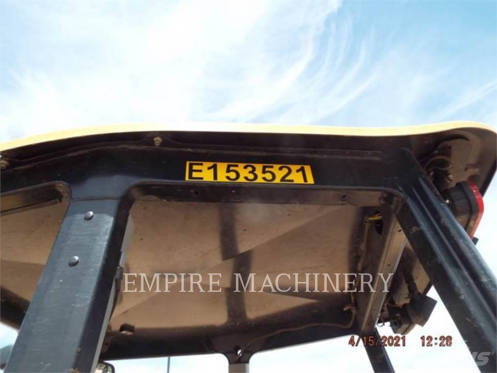 CAT 415F2 IL Kolové nakladače