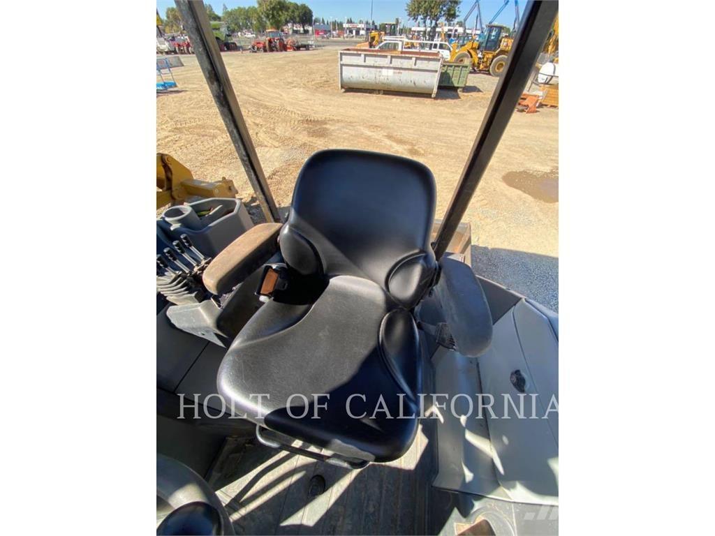 CAT 415IL Kolové nakladače