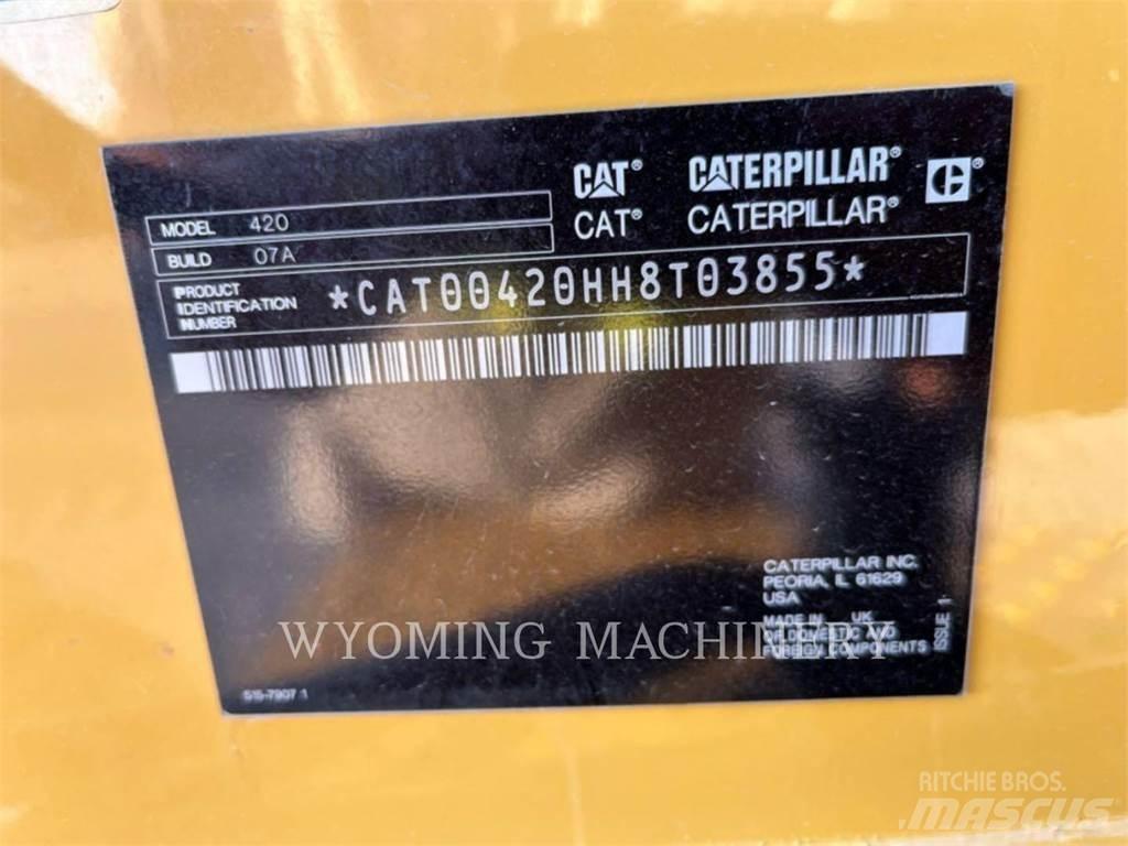 CAT 420 Kolové nakladače