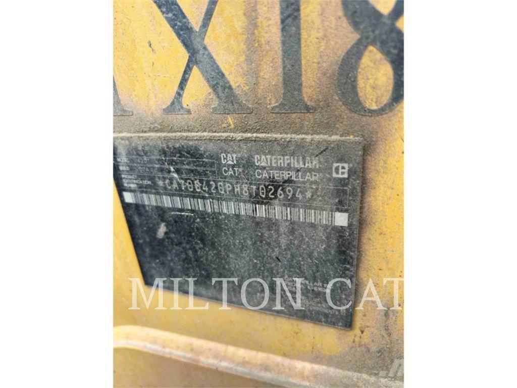 CAT 42007 Rýpadlo-nakladače