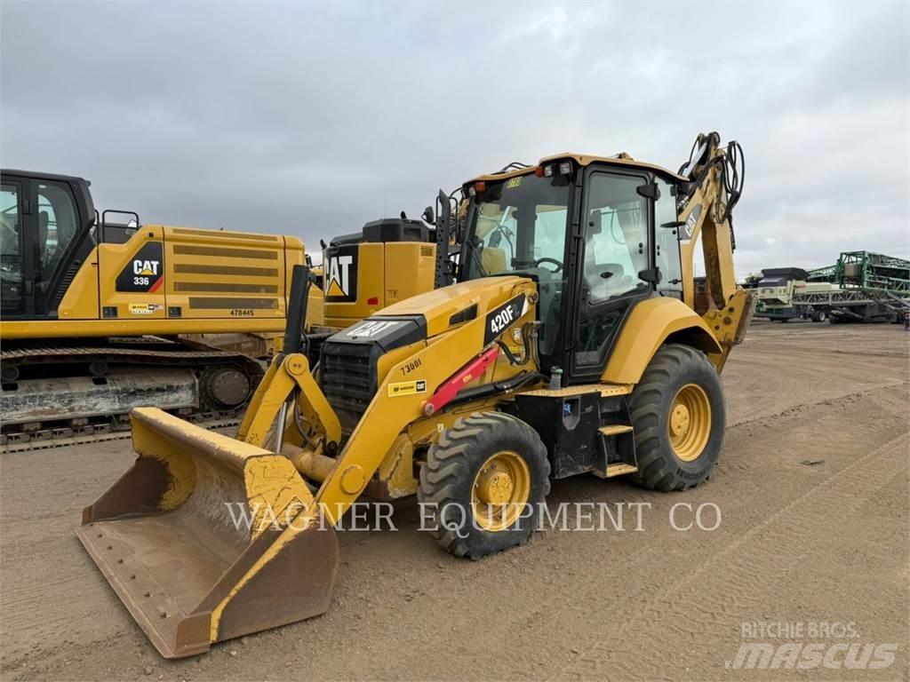CAT 420F2 4WDE Rýpadlo-nakladače