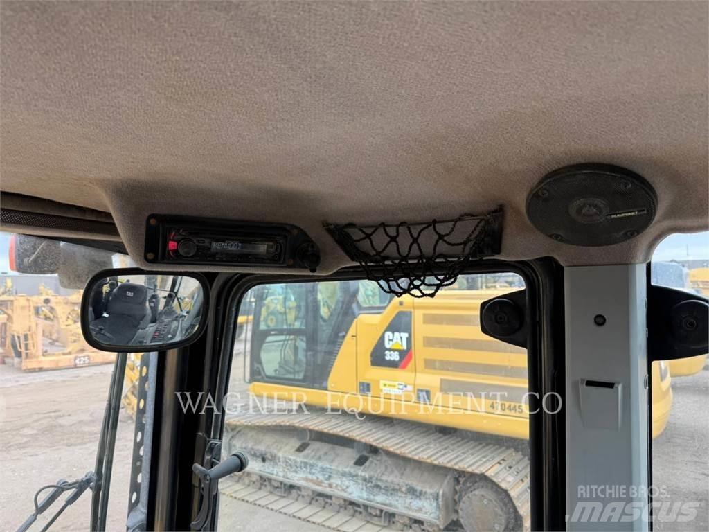 CAT 420F2 4WDE Rýpadlo-nakladače
