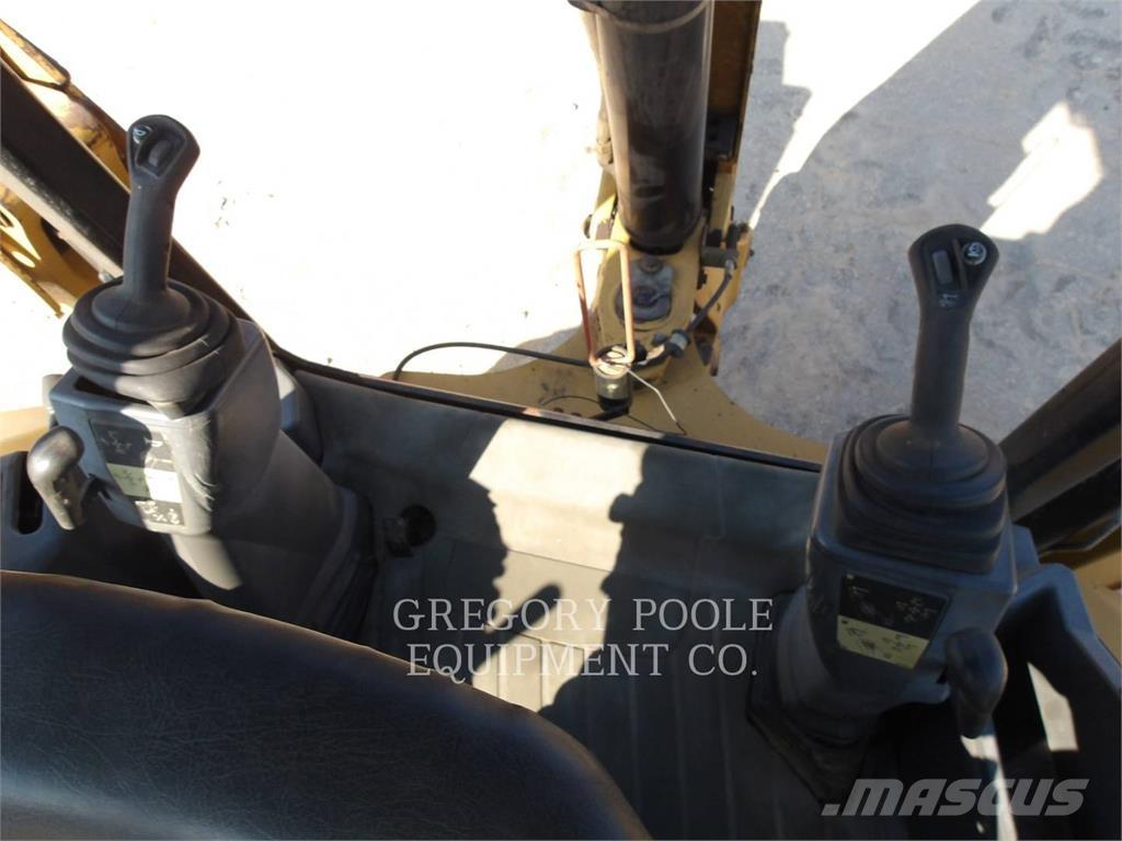 CAT 420F2ST Rýpadlo-nakladače