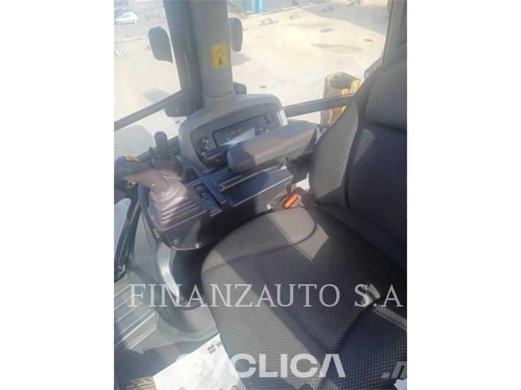 CAT 432F Rýpadlo-nakladače