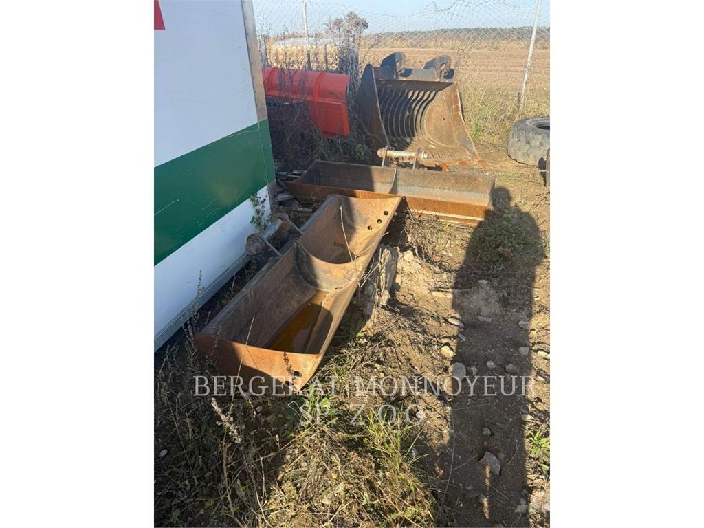 CAT 432F2 Rýpadlo-nakladače