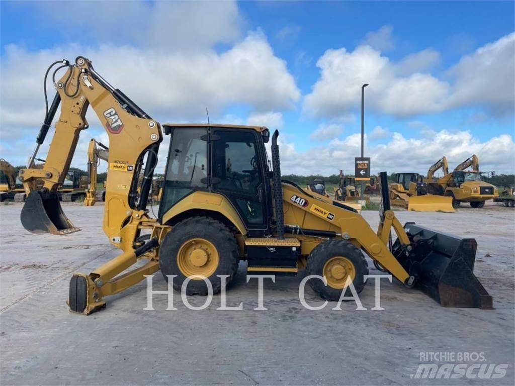 CAT 440 C4E Rýpadlo-nakladače