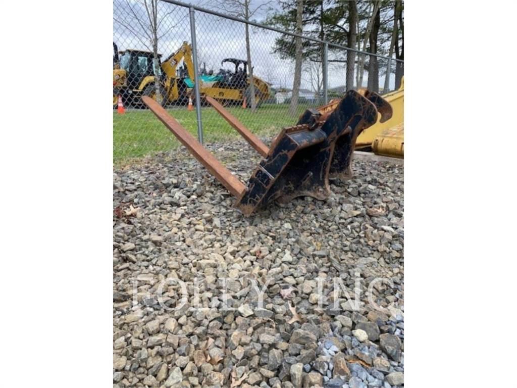 CAT 48 PALLET FORKS Vidlice