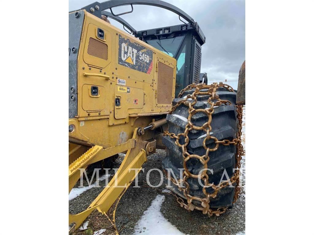 CAT 545D Skiddery