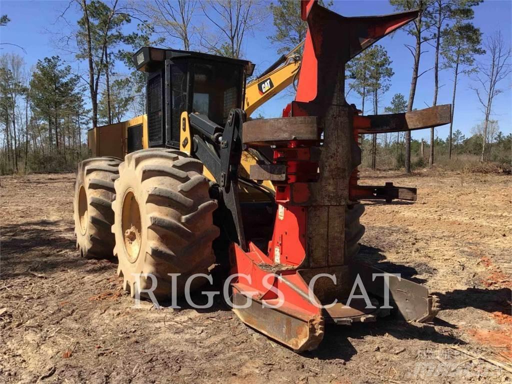 CAT 563C Kácecí harvestory