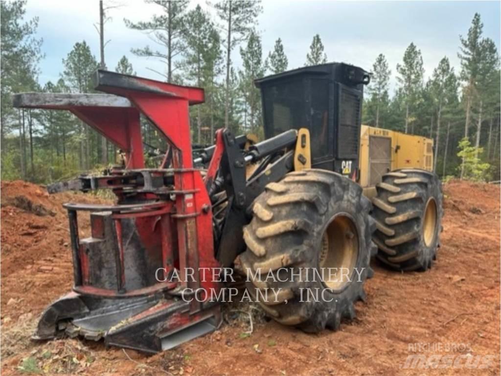 CAT 573D Kácecí harvestory