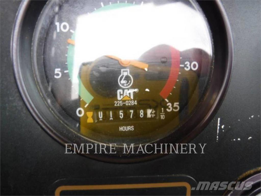 CAT 613C Skrejpry