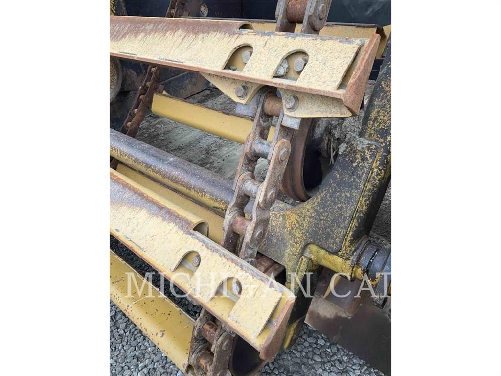 CAT 615C Skrejpry