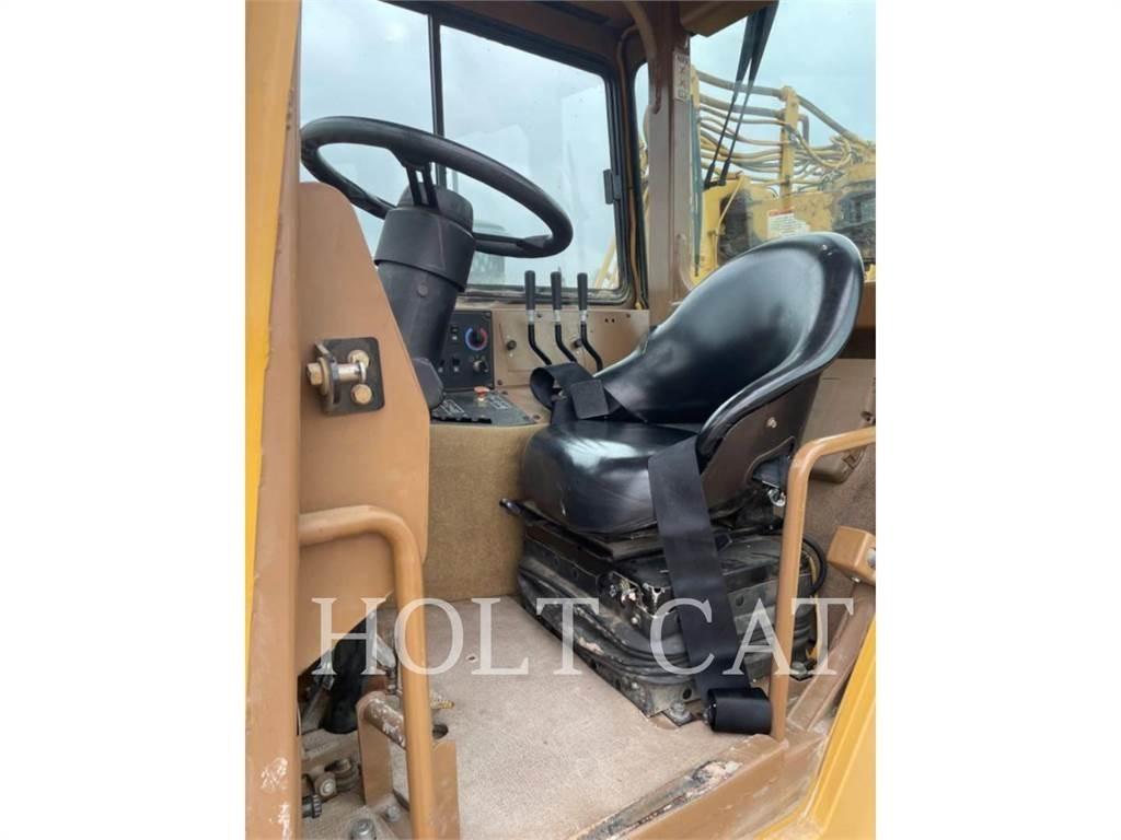 CAT 615CII Skrejpry