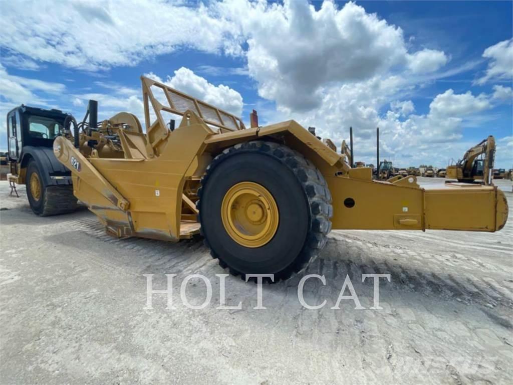 CAT 621 Skrejpry
