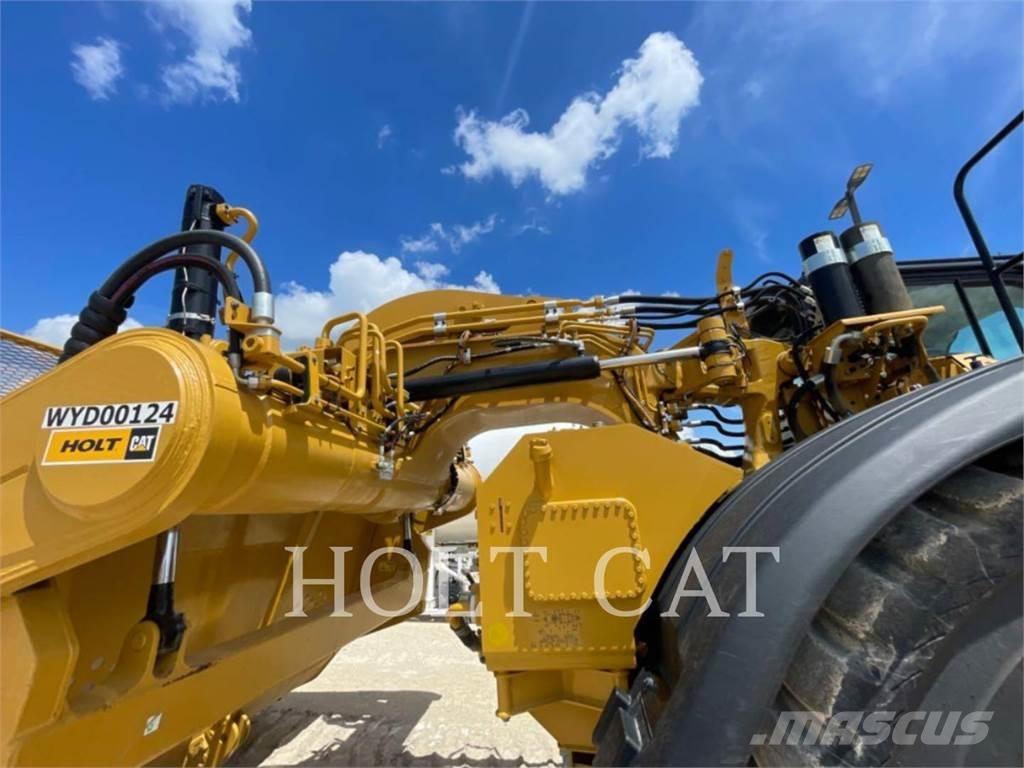 CAT 621 Skrejpry