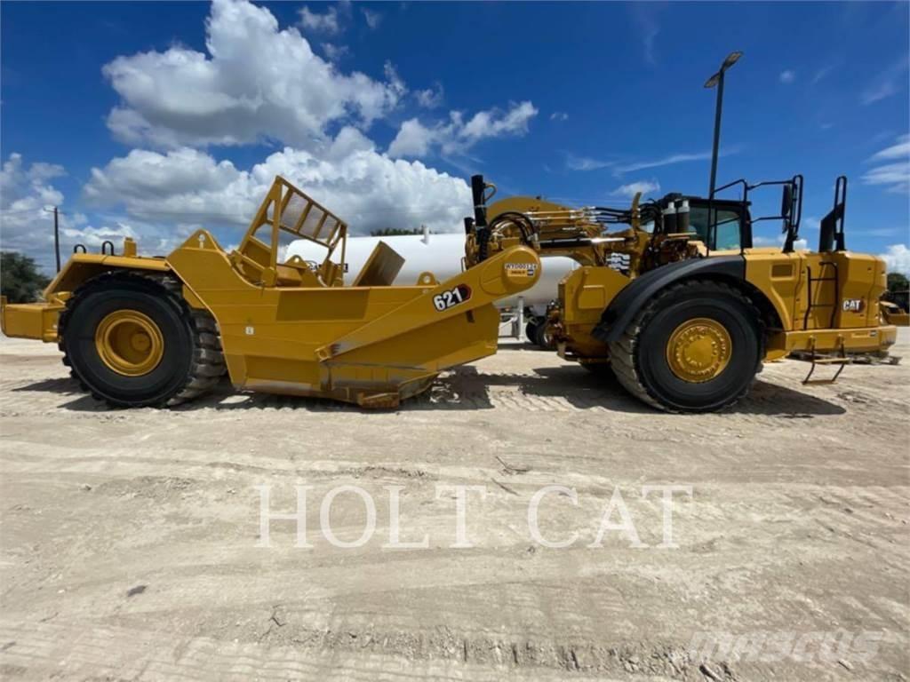 CAT 621 Skrejpry