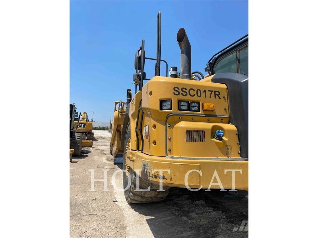 CAT 621 Skrejpry