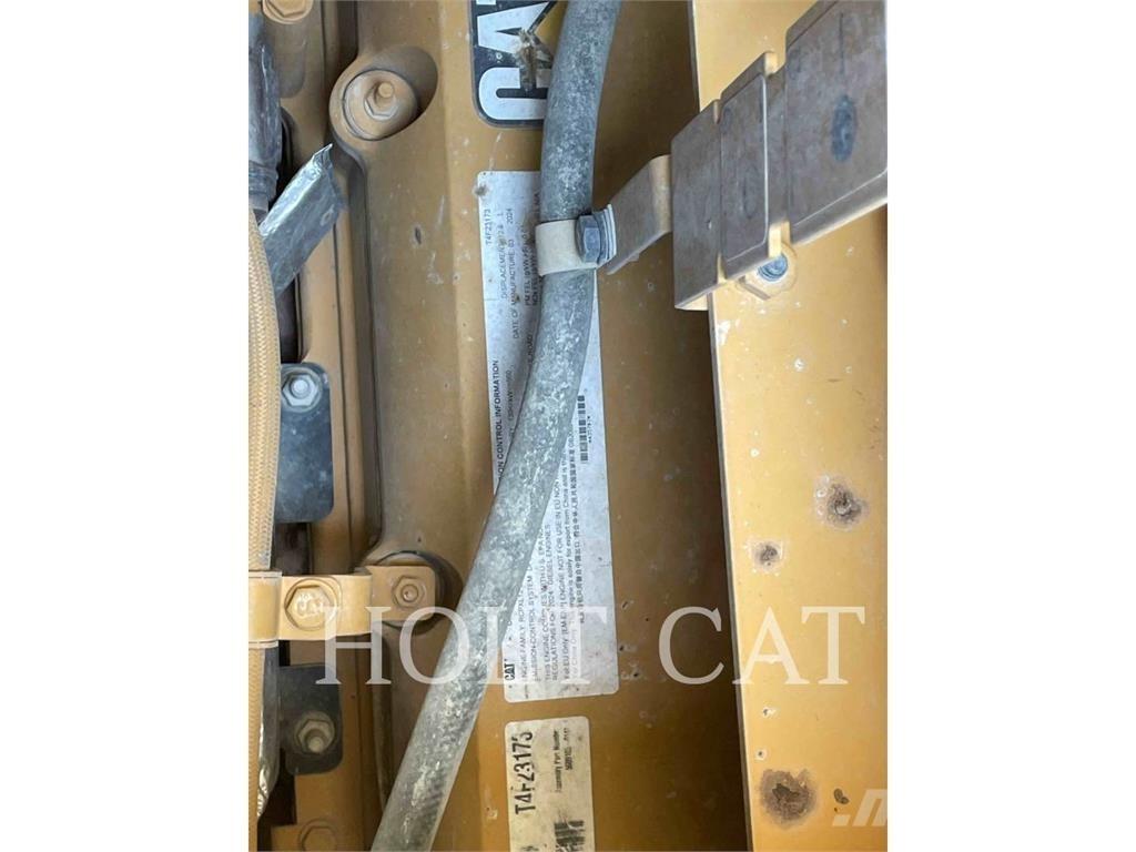 CAT 621 Skrejpry