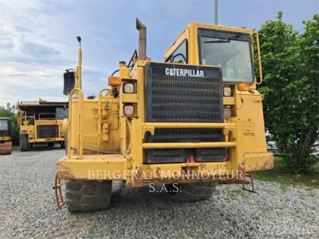 CAT 621F Skrejpry