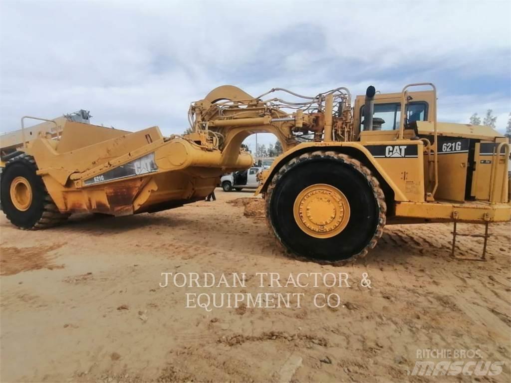 CAT 621G Skrejpry