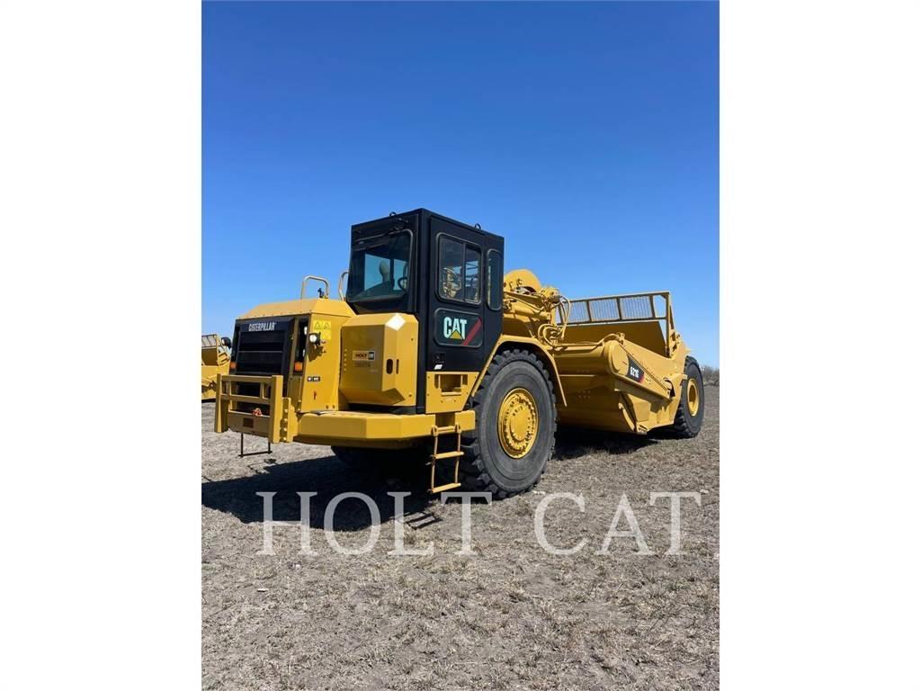 CAT 621G Skrejpry