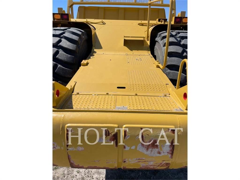 CAT 621G Skrejpry