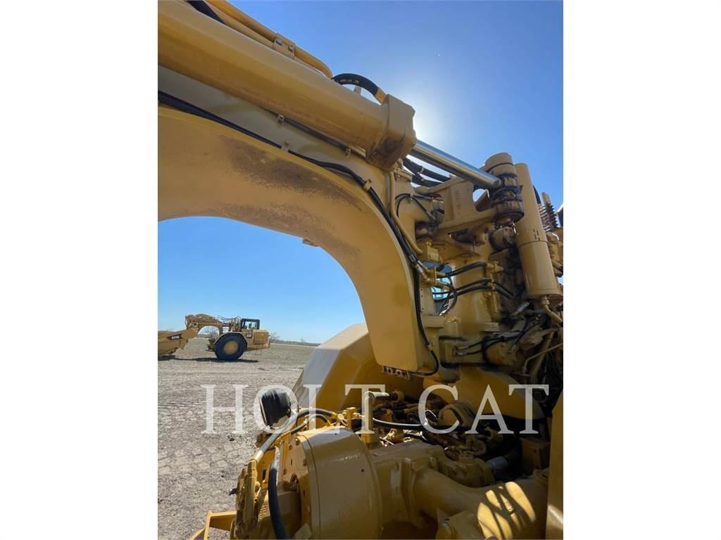 CAT 621G Skrejpry