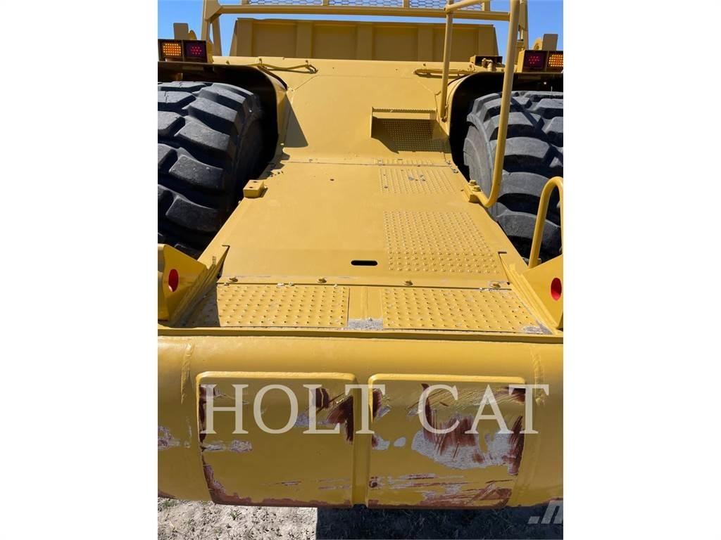 CAT 621G Skrejpry