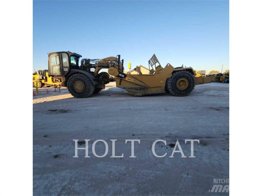 CAT 621K Skrejpry