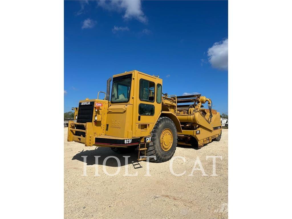 CAT 623F Skrejpry