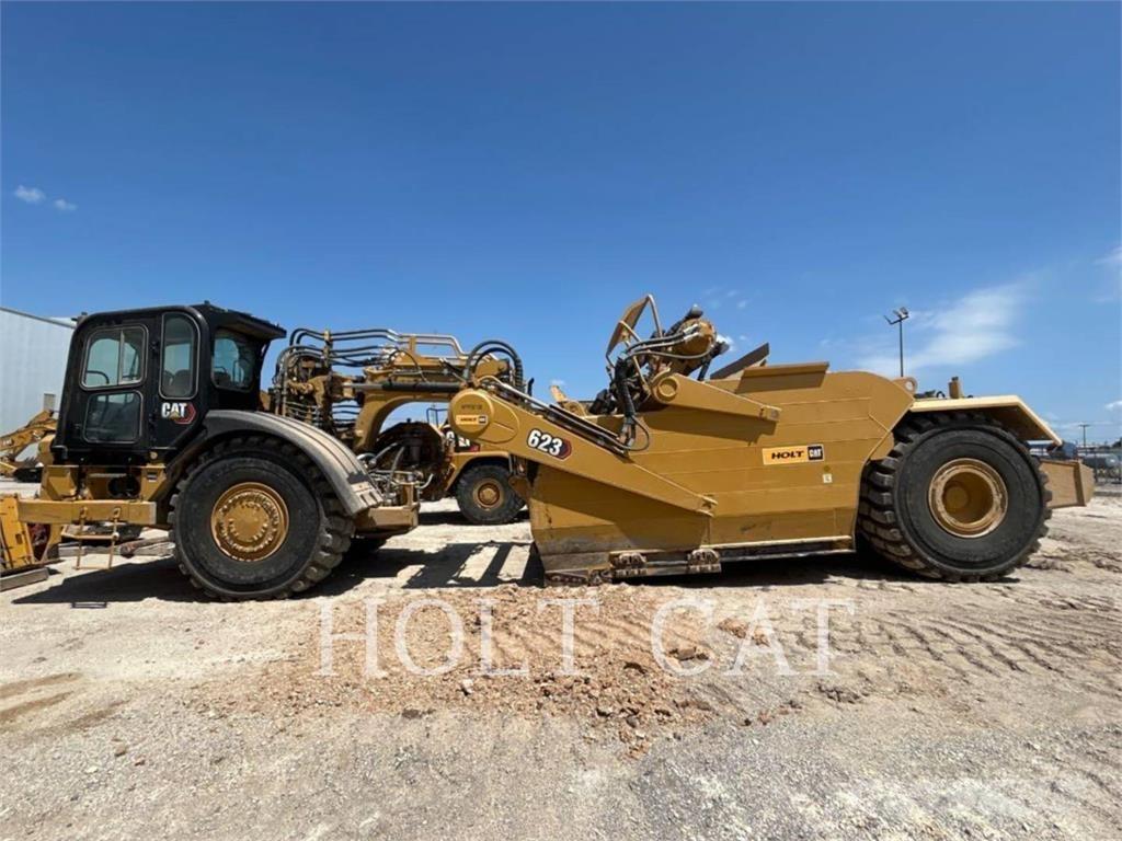 CAT 623K Skrejpry
