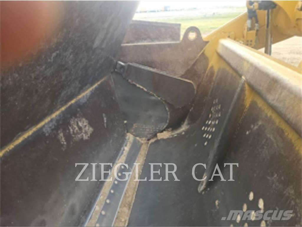 CAT 627K Skrejpry