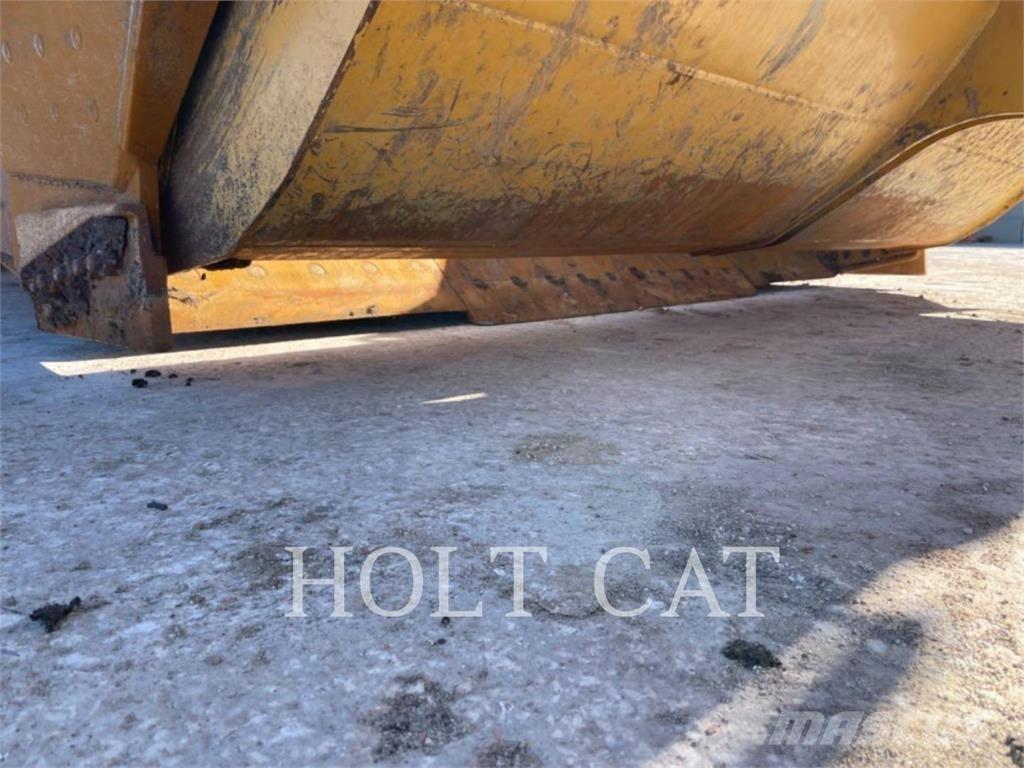 CAT 631 Skrejpry