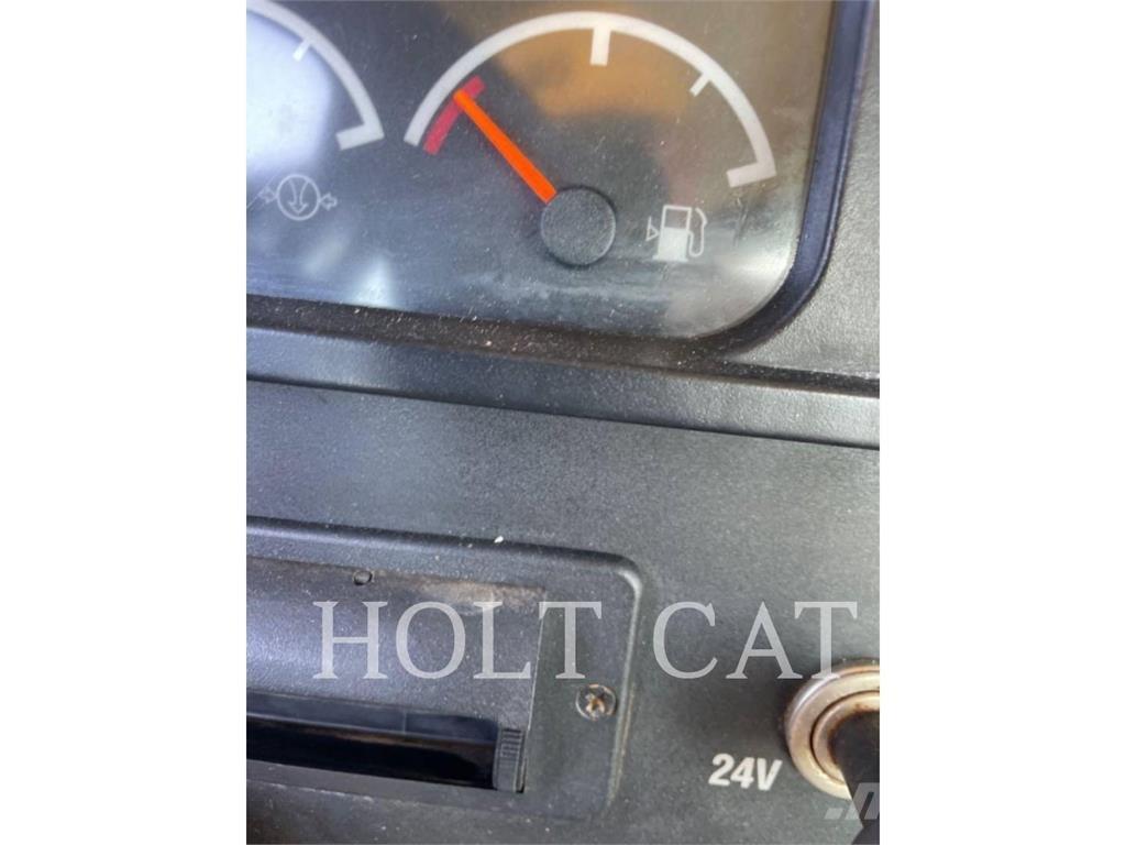 CAT 631G Skrejpry