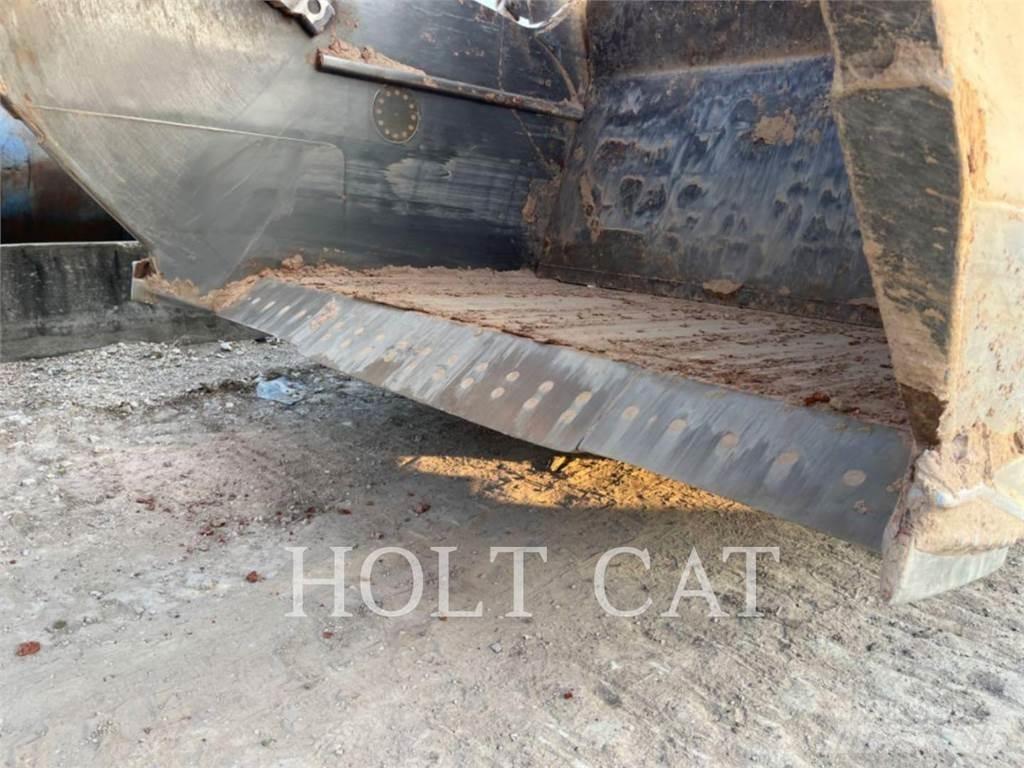 CAT 631K Skrejpry