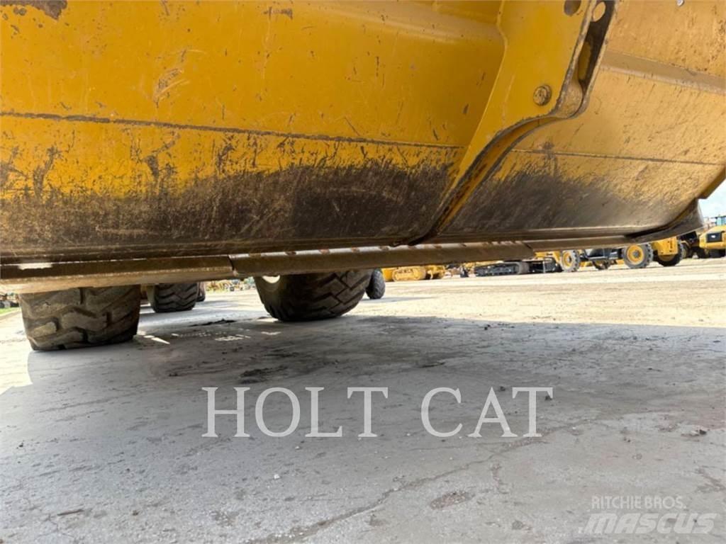 CAT 631K Skrejpry
